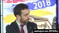 Представитель организации «Независимый наблюдатель» Даниэл Иоаннисян в студии Азатутюн ТВ, Ереван, 10 декабря 2018 г.
