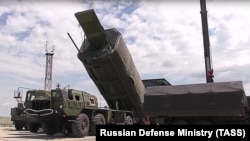 ولادیمیر پوتین در سخنرانی سالانه خود در سال ۲۰۱۸ خبر تولید و بهره‌برداری از موشک‌ «آوانگارد» و سایر تسلیحات جدید روسیه را اعلام کرد 