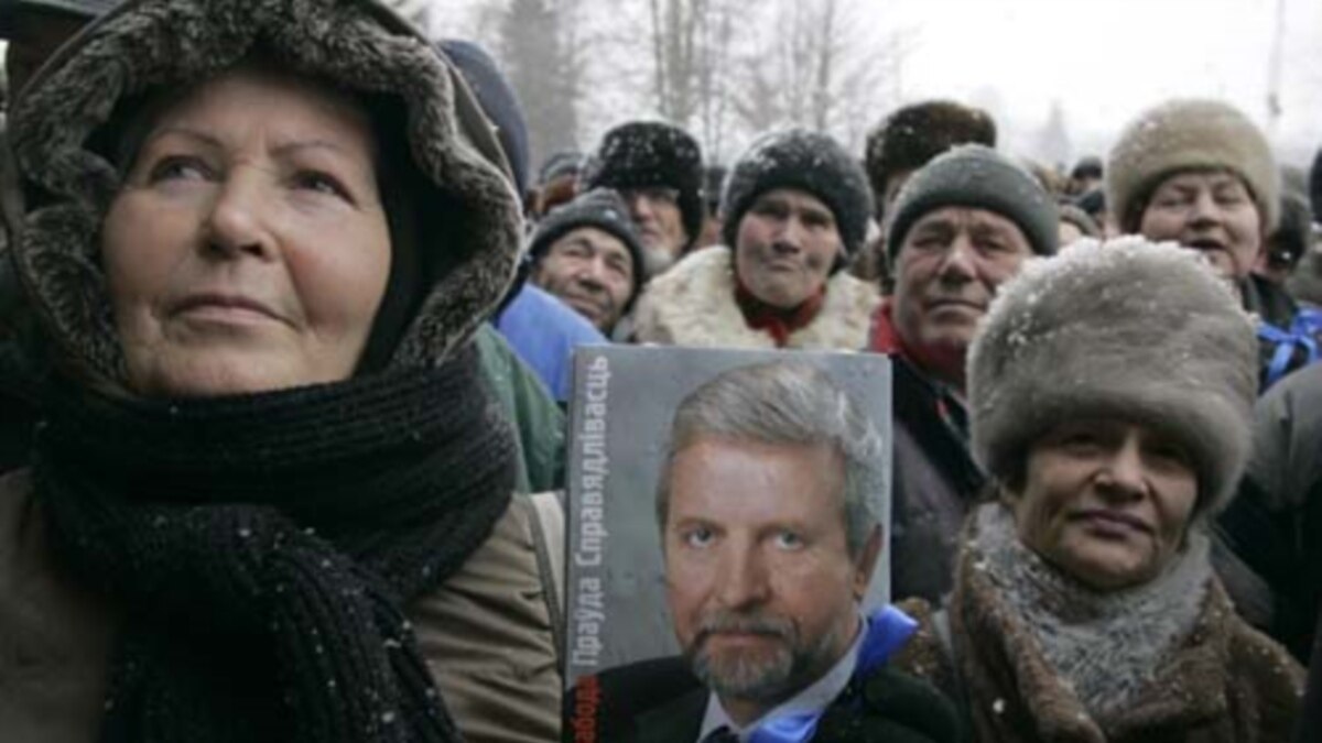 Opposition Activist Reporters Detained In Belarus