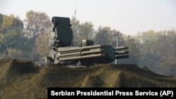 Sistemul anti-rachetă Pantsir-S pe aeroportul militar din Batajnica, Serbia, 25 octombrie 2019 