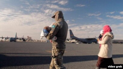 Орыс үйсіз порно видео