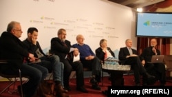 Учасники конференції «Крим – це Україна»