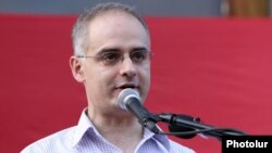 Armenia - Levon Zurabian, a leading member of the opposition Armenian National Congress, speaks at a rally in Yerevan, 26Jun2012.