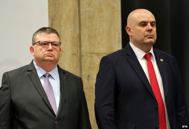 Бившите главни прокурори Сотир Цацаров и Иван Гешев на церемонията "Полицай на годината" в МВР, 17 декември 2019 г.