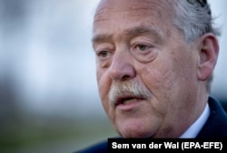 Piet Ploeg, președintele MH17 Disaster Foundation, vorbește la Complexul Judiciar Schiphol (SJC), în 2020.