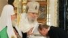 Церковь в России становится все ближе к государству