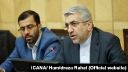 Iranian Energy minister Reza Ardakanian (R) in a meeting with conservative members of parliament on Sunday April 08, 2018.