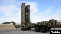 Armenia - A Russian-made S-300 air-defense system of the Armenian armed forces put on display during a military exercise, 8Oct2013. 