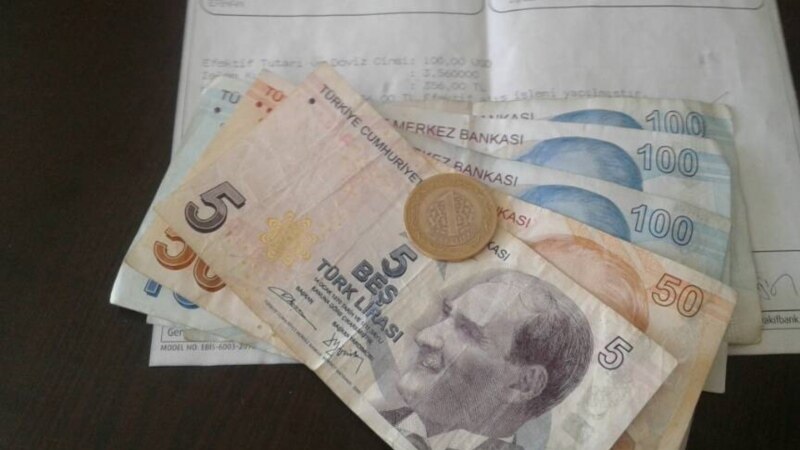 Erdogan raýatlary dollarlaryny we ýewrolaryny lira çalyşmaga çagyrdy