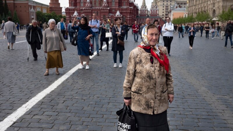 Bie numri i rusëve që i shohin SHBA-në e Ukrainën si shtete armike