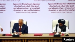 امضای توافقنامه آوردن صلح به افغانستان میان نماینده های امریکا و گروه طالبان در دوحه پایتخت قطر