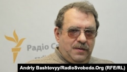 Публіцист, політолог, історик, член Асоціації українських письменників Сергій Грабовський, який вів на Радіо Свобода передачі «Ми – український народ: національно-етнічна мозаїка», «Країна-інкогніто»