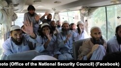 صد زندانی طالبان توسط حکومت افغانستان از زندان پروان آزاد شدند.