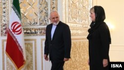 جولی بیشاپ، وزیر خارجه استرالیا در سفری که به ایران کرد با 