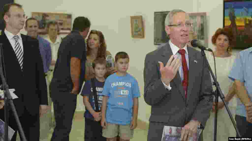 Američki ambasador u Srbiji Majkl Kirbi otvara izložbu &quot;Amerika - srpski slikari Americi&quot; u Domu omladine u Beogradu