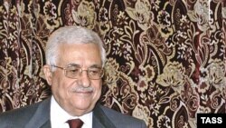 محمود عباس قرار است روز سه شنبه با نخست وزیر اسراییل دیدار و گفت وگو کند.