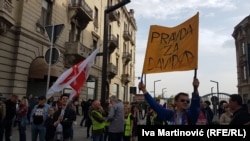 Transparent "Pravda za Davida" na protestu u Beogradu