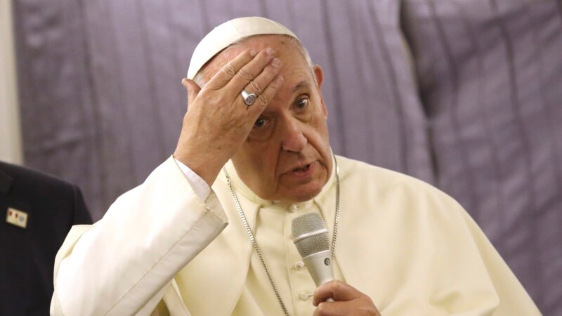 Papa osudio antimigantsko nasilje nakon napada neonaciste  