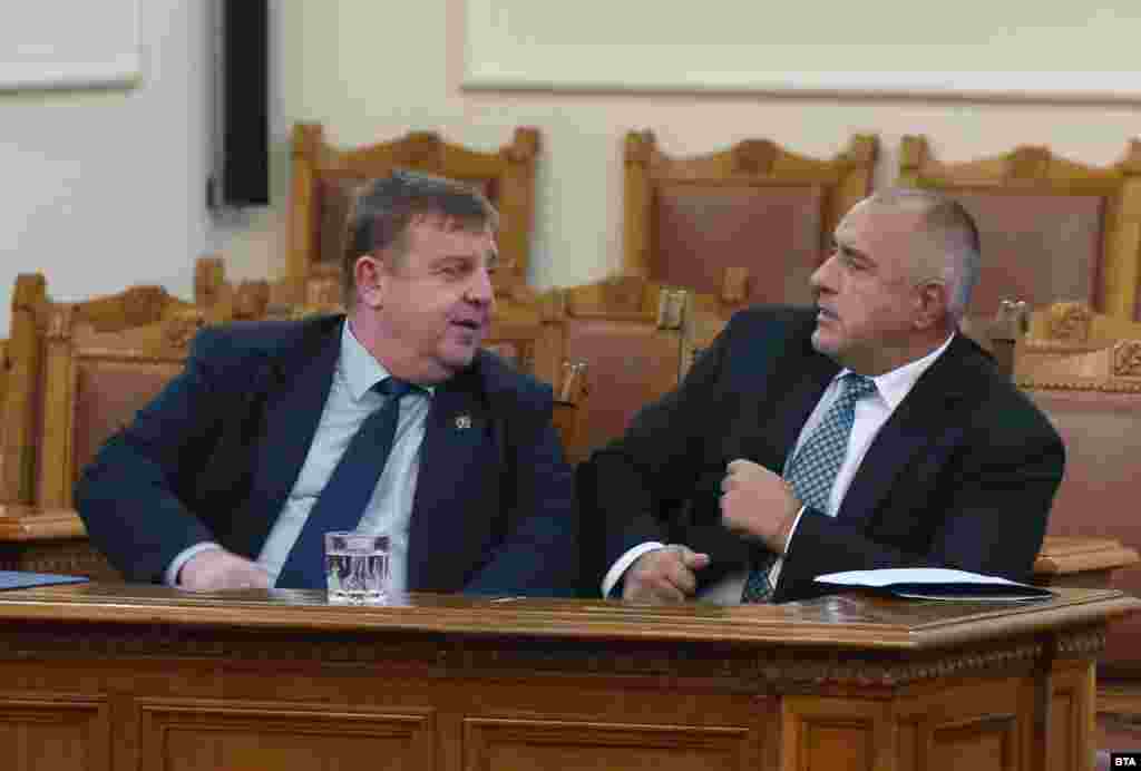 БУГАРИЈА - Ќе кажеме дека не е време да се закаже прва меѓувладина конференција, изјави бугарскиот вицепремиер и министер за одбрана, Красимир Каракачанов, нагласувајќи дека зборува во име на владата и ја обвини Северна Македонија дека по однос на Договорот со Бугарија нема никаков напредок, туку само имитација.
