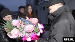 Уладзімер Некляеў віншуе жонку Рыгора Барадуліна з днём народзінаў мужа.