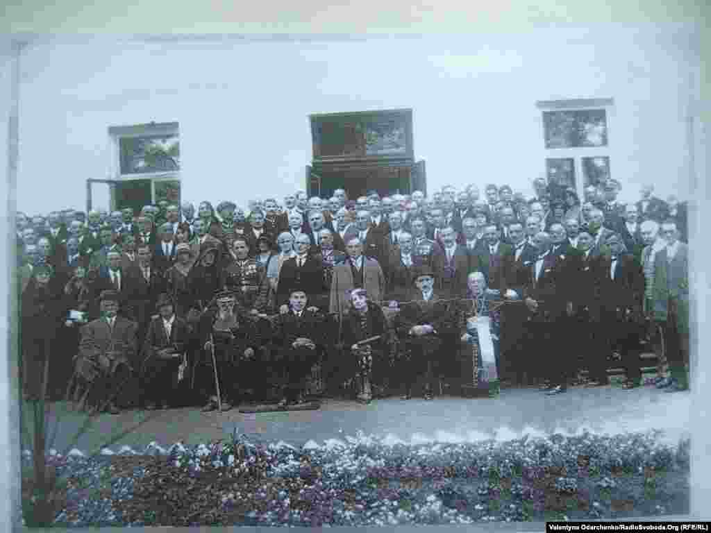 Учасники відзначення 70-ї річниці польського повстання. Рівне, 1933 рік.