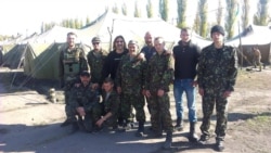 Сергій Кузін з українськими військовими на Донбасі
