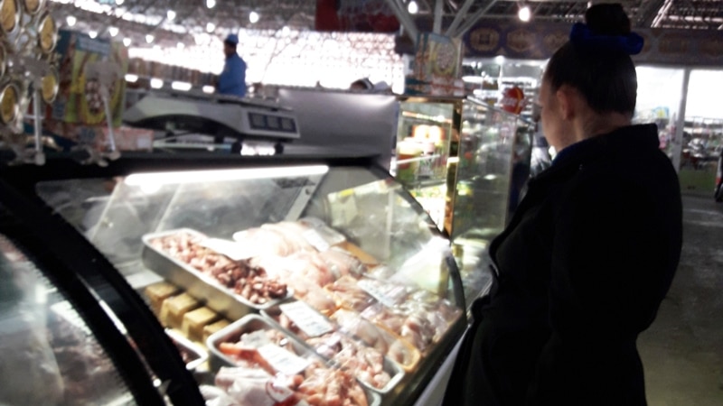 Et gymmatçylygynyň arasynda möhleti geçen et önümleri satuwa goýberilýär, iýmitden zäherlenýän ýaşaýjylar köpelýär’