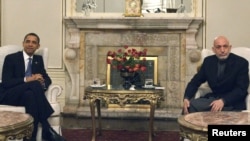 د امریکا ولسمشر بارک اوباما له خپل افغان سیال حامد کرزي سره د یوې ناستې پر مهال