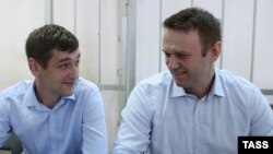 Олег и Алексей Навальные в суде