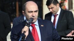 Armenia - Bright Armenia party leader Edmon Marukian speaks at an election campaign rally in Masis, November 28, 2018.