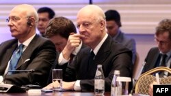 FILE PHOTO: UN Special Envoy for Syria Staffan de Mistura attends the plenary session of Syria peace talks brokered by Iran, Russia and Turkey in Astana on November 29, 2018. (Photo by Stanislav FILIPPOV / AFP)