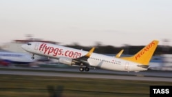 Мәскеудің Домодедово әуежайындағы Түркияның Pegasus Airlines компаниясының ұшағы (Көрнекі сурет).