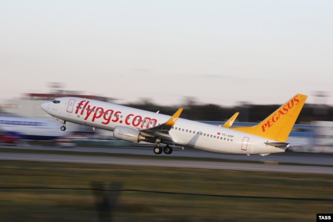 Літак турецької авіакомпанії Pegasus Airlines злітає в московському аепопорту «Домодєво». Архівне фото 2015 року