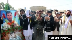 Afghan President Ashraf Ghani visited the grave of General Abdul Raziq.