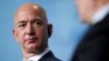 Șeful Amazon, Jeff Bezos, acuză un șantaj din partea unui tabloid al cărui patron este apropiat de Donald Trump.