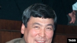 Алғашқы қазақ ғарышкері, запастағы авиация генерал-майоры Тоқтар Әубәкіров. Байқоңыр, 1998 жыл.