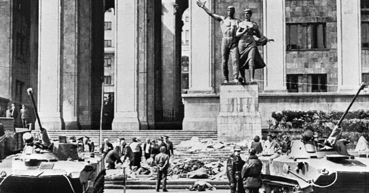 კობახიძე 9 აპრილზე პოსტში რუსეთს არ ახსენებს და ამბობს, რომ დღესაც უცხოური ძალა ძალადობს რუსთაველზე