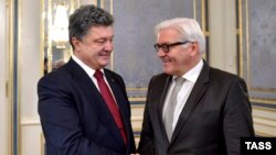 Президент Петро Порошенко та глава МЗС Німеччини Франк-Вальтер Штайнмаєр