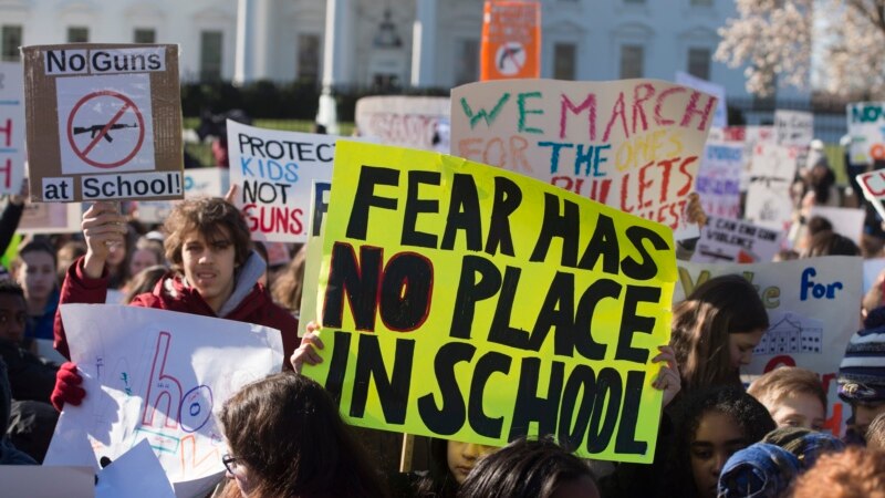АКШ: окуучулар курал саясатына каршы