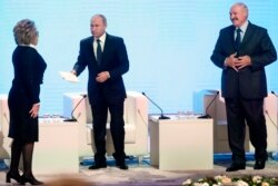 Валянціна Мацьвіенка, Уладзімір Пуцін і Аляксандар Лукашэнка на форуме рэгіёнаў у 2018 годзе