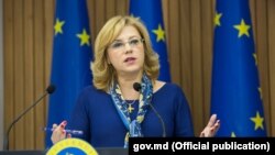 Corina Crețu i-a scris Vioricăi Dăncilă avertizând-o că banii pentru cele trei spitale regionale se pierd. PSD promisese opt spitale regionale și unul republican în programul de guvernare