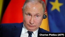 Президент Росії стверджує, що не знає, що трапилося з Хангошвілі