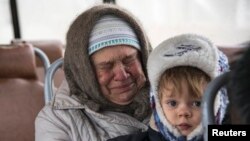 Дебальцеве: в евакуацію. Фото 4 лютого 2015 року