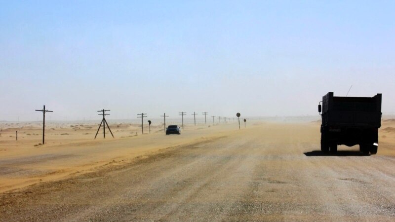 Türkmenistanda turýan güýçli ýelleriň fonunda, USAID türkmen meteorologlary bilen okuw türgenleşiklerini geçirýär