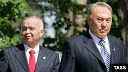 Президенты Узбекистана Ислам Каримов и Казахстана - Нурсултан Назарбаев. Россия, июнь 2007 года.