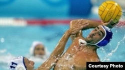 Казахстанская сборная по водному поло участвует в Олимпийских играх в Афинах в 2004 году.