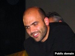 روبرتو ساویانو، نویسنده و روزنامه‌نگار ایتالیایی