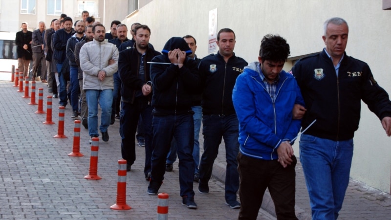 Нови апсења на приврзаници на Фетула Ѓулен во Турција