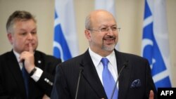 Lamberto Zannier (sağda) 