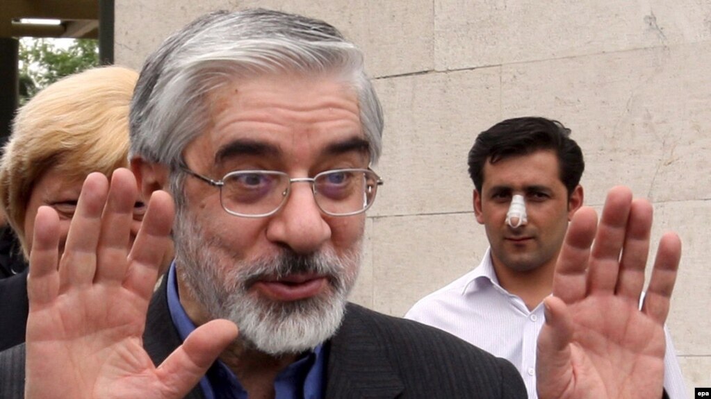 Iranian oppositionist Mir Hossein Musavi (file photo)